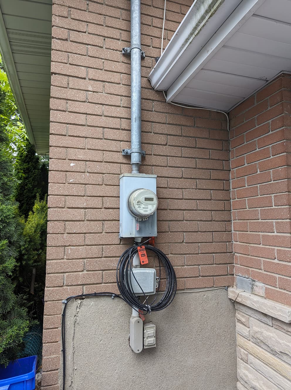 Electrical work on a commercial site